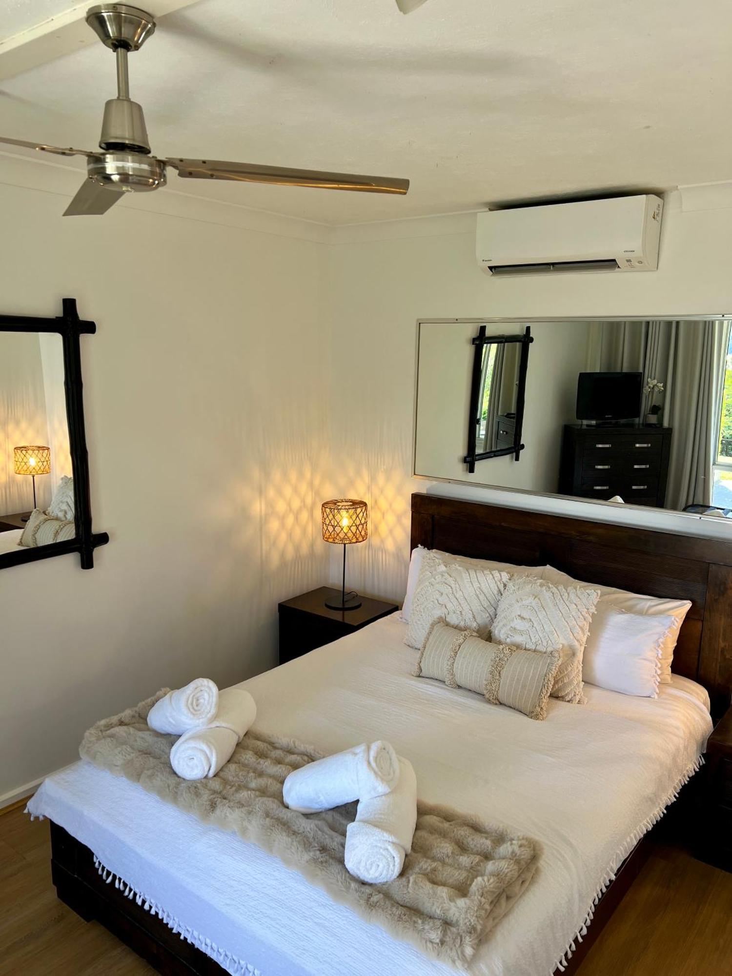 Apartment Poinciana 008 Ground Floor 2bedrooms Free Buggy Hamilton Island
